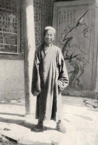 El sacerdote taoísta Wang Yuanlu, que descubrió la Cueva de los Sutras de las Grutas de Mogao en 1900.