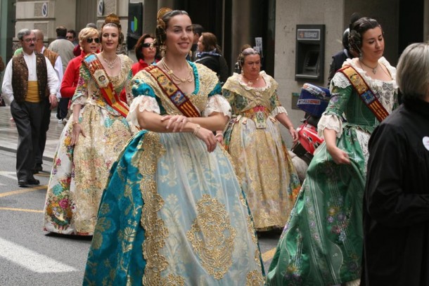 Fallas de Valencia y China Fallas de Valencia y China