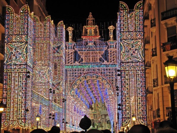 Fallas de Valencia y China Fallas de Valencia y China