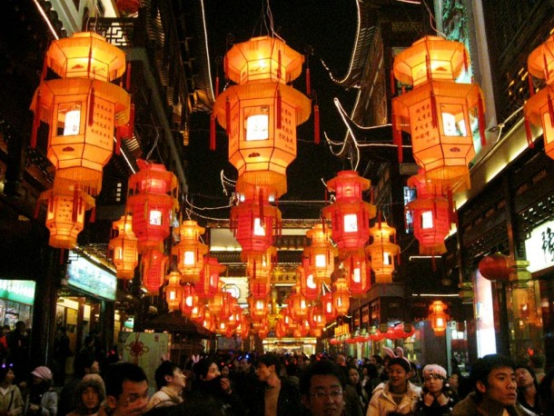Fallas de Valencia y China Fallas de Valencia y China