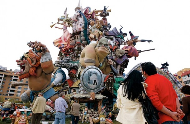 Fallas de Valencia y China Fallas de Valencia y China
