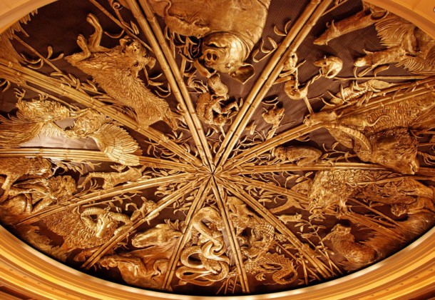 horóscopo chino Techo de un edificio de Macao que representa los doce animales del horóscopo chino.