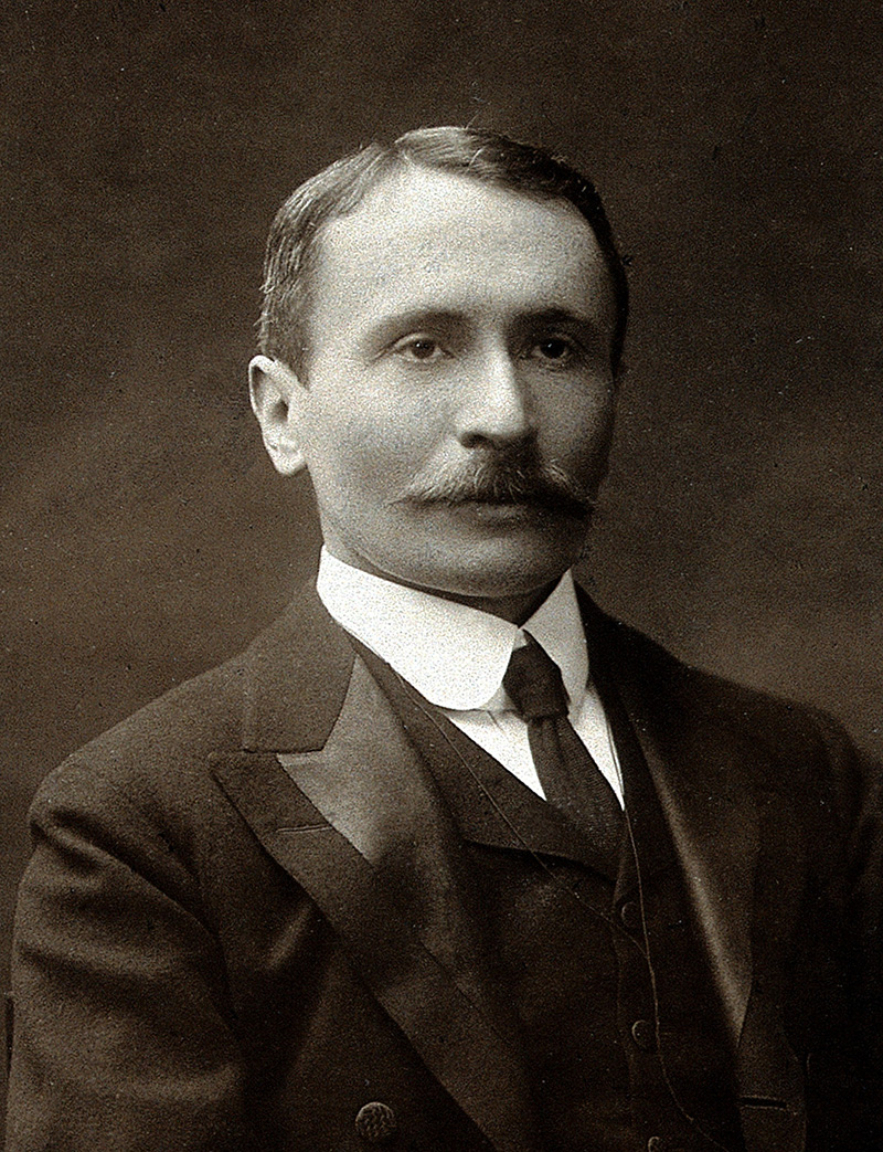 Aurél Stein en 1909. Foto: Wikimedia commons, dominio público; Thompson, The Grosvenor Studios.