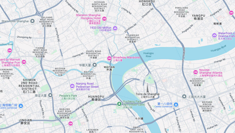 Mapa de la ciudad de Shanghái (上海), China. Contorno del río Huangpu (黄浦江), que atraviesa Shanghái y separa el área de Puxi al oeste y Pudong al este. Captura de pantalla de Google Maps.