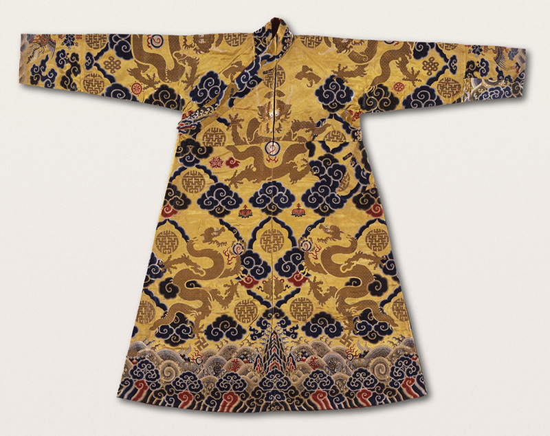 Ropaje del emperador Qianlong (1736-1796). Foto: wikimedia commons, dominio público.