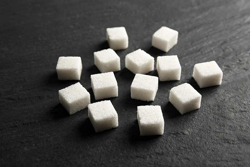 Terrones de azúcar (冰糖, bīngtáng)Vigoriza el yin y promueven la secreción de saliva, estimulan los pulmones y paran la tos. Foto: 123RF.