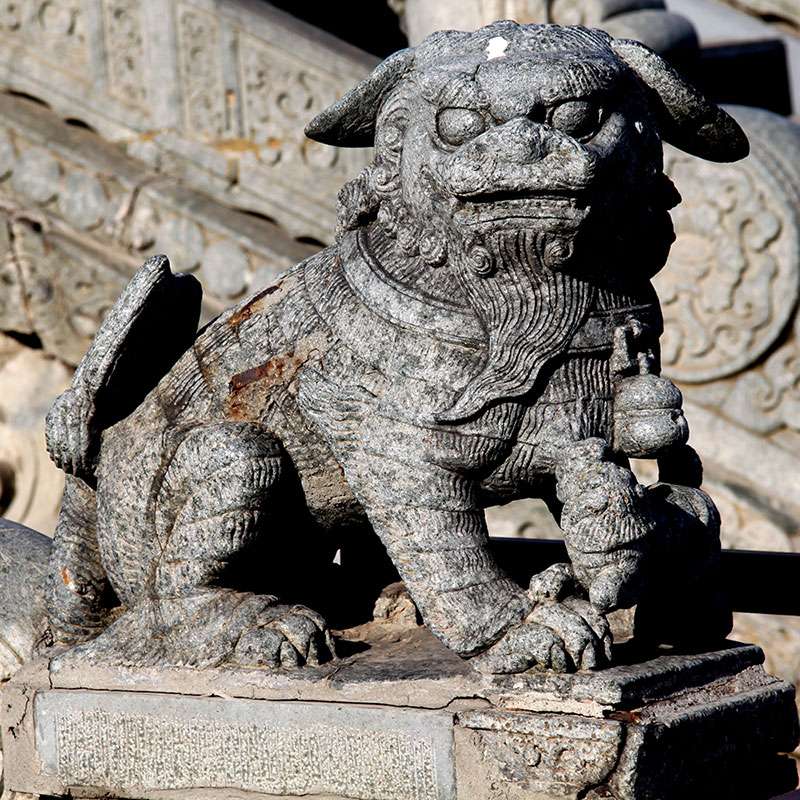 Estatua en el mausoleo de Zhao. Foto: Gary Lee Todd, CC0, Wikimedia para «Zhao Mausoleum (Qing_Dynasty)».