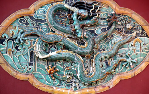 Mosaicos en el mausoleo de Zhao. Foto: Gary Lee Todd, CC0, Wikimedia para «Zhao Mausoleum (Qing_Dynasty)».
