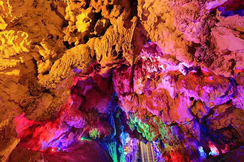 Shennongjia: cueva carstica de Shenlong