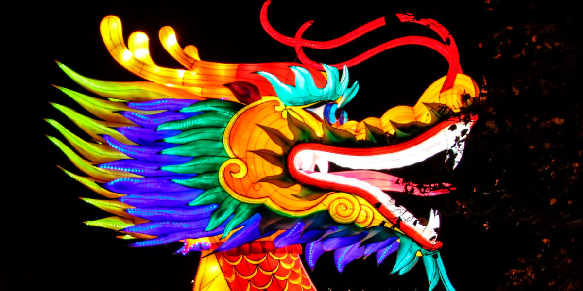 Dragón en China: Detalle de maniquí luminoso de dragón. Foto: 123RF.