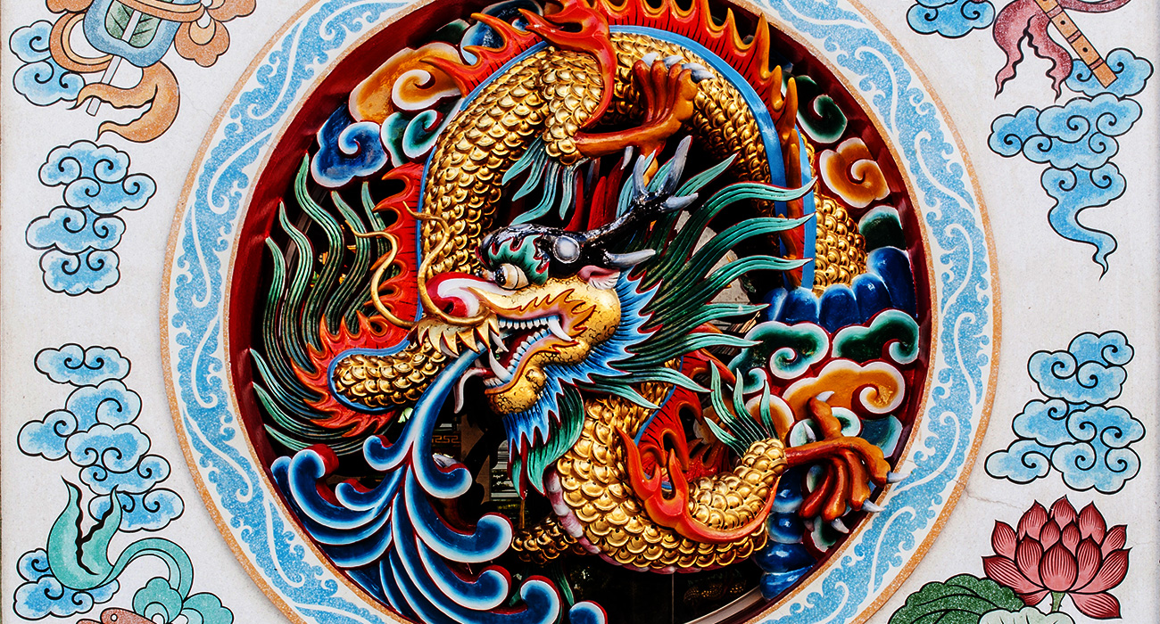 Detalle de un bordado tradicional de dragón. Foto: 123RF.