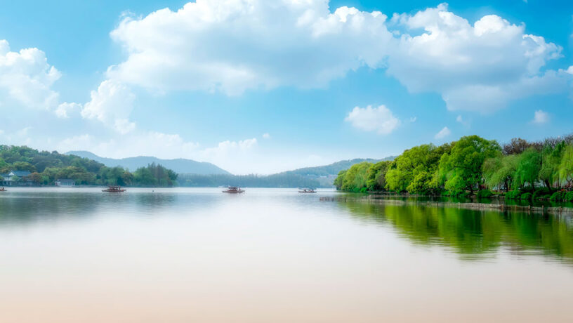 La isla de los tres estanques: el lago del Oeste de Hangzhou. Foto: 123Rf.