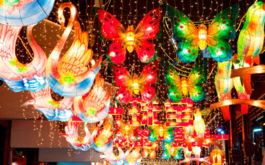 Rituales en la fiesta del año nuevo chino: festival de la linterna de primavera en Shanghai. Foto: 123RF.