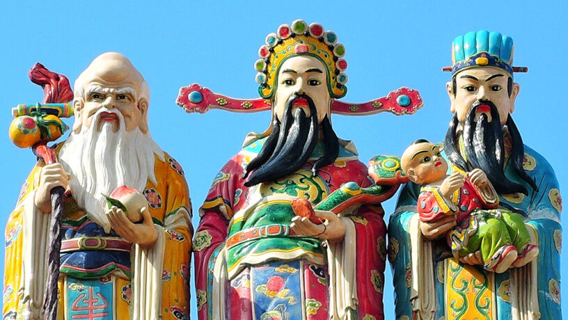 Símbolos buena suerte chinos: de izquierda a derecha, los tres dioses chinos de longevidad Shou (壽), la fortuna Fú(福) y la prosperidad Lu (祿). Foto: 123RF.