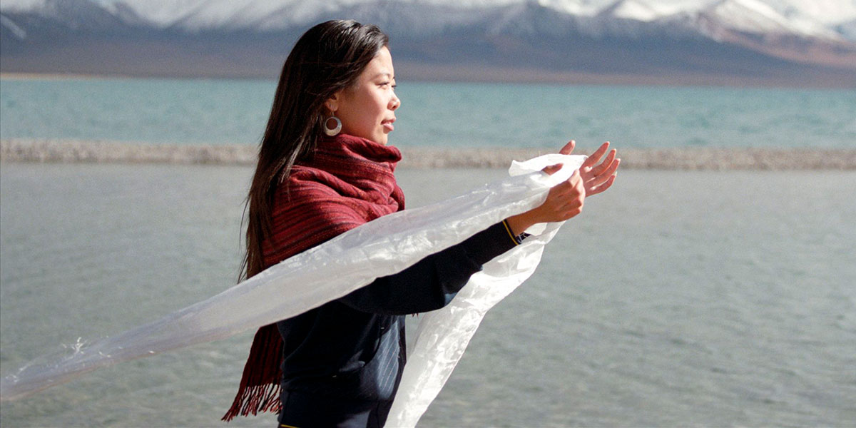 La khata es una prenda tradicional de seda utilizada como objeto ritual en las culturas tibetana y mongola.