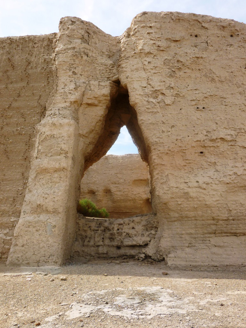 Restos de la puerta de Jade, una de las fortificaciones del Corredor de Hexi en la provincia de Gansu. Foto: Wikimedia commons, dominio público.