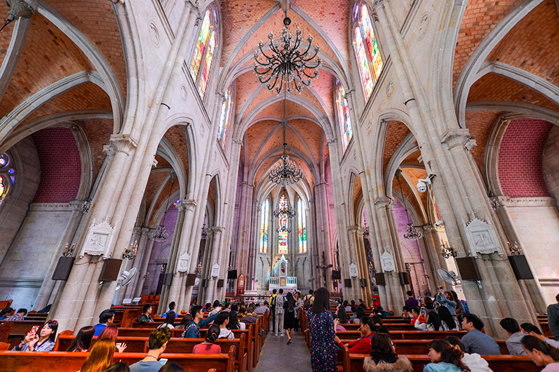 Guangzhou: el interior de la catedral del Sagrado Corazón. Foto: 123RF.