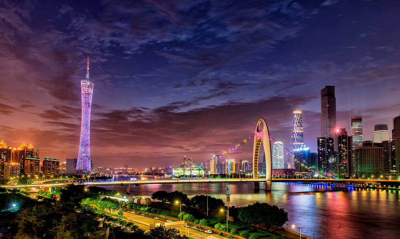 Guangzhou: el puente y la torre Liede sobre el río Zhujiang. Foto: 123RF.