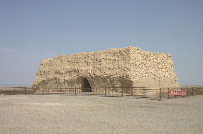 Puerta fortificada de Yumenguan, en la ruta de la seda china del corredor de Hexi, provincia de Gansu. Foto: Wikimedia commons,. dominio público.