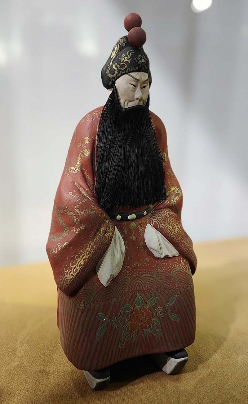 Estatuilla de arcilla del actor de ópera de Beijing Yu Sansheng, obra de Zhang Changlin, el primer 'Zhang el Alfarero'. Fotografiada en el campus Beiyang Garden de la Universidad de Tianjin." Foto: Wikimedia, CCO.