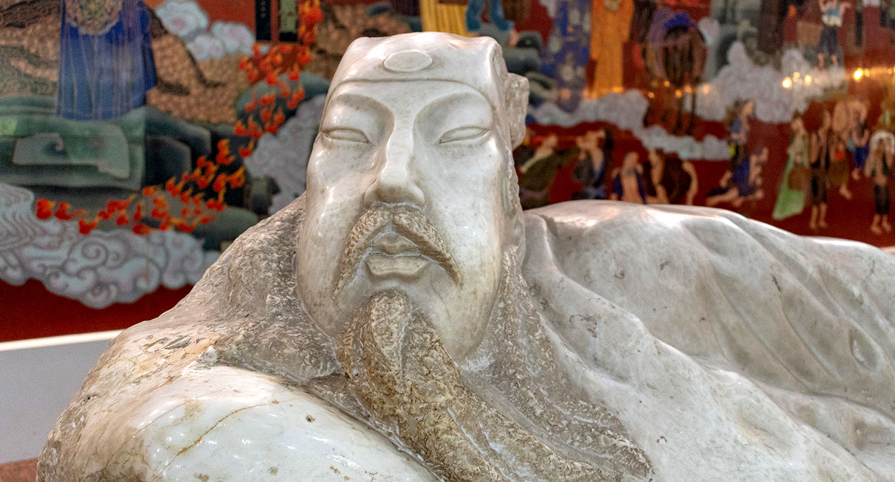 Escultura de Du Fu en el museo dedicado a su vida y obra en Chengdu. Foto: Xiquinhosilva, CC BY 2.0. Wikimedia.