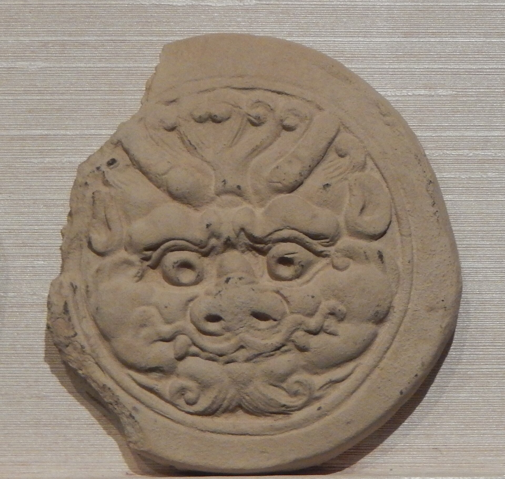 Adorno del techo de las tumbas. Foto: BabelStone, Wikimedia commons, dominio público para «Western Xia Dynasty».