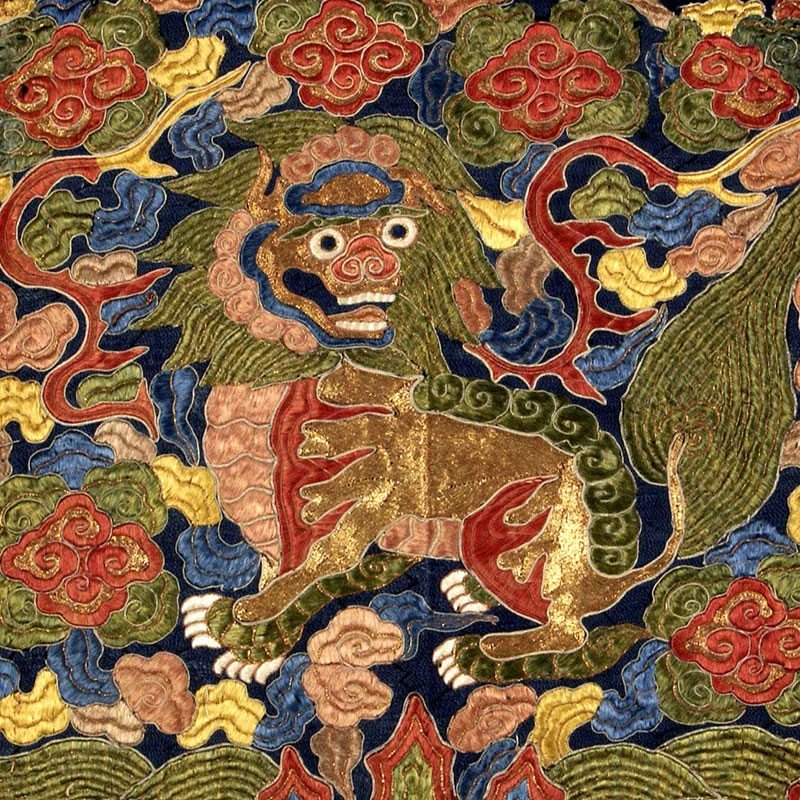 Los oficiales imperiales lucían coloridos bordados de seda para identificar su rango en las ceremonias. Los animales feroces, como este tigre, estaban destinados a los militares. Los pájaros, por ejemplo, eran bordados para funcionarios. Imagen: Dominio público. Museo de Philadelphia