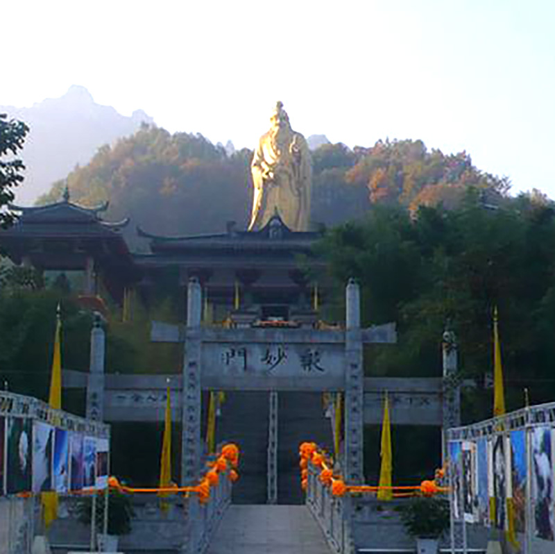 Templo Taoista de Taiqing en Qingdao, Shandong, China. Foto: Rolfmueller. Wikimedia commons, dominio público para «Laoshan taiqing gong hall»