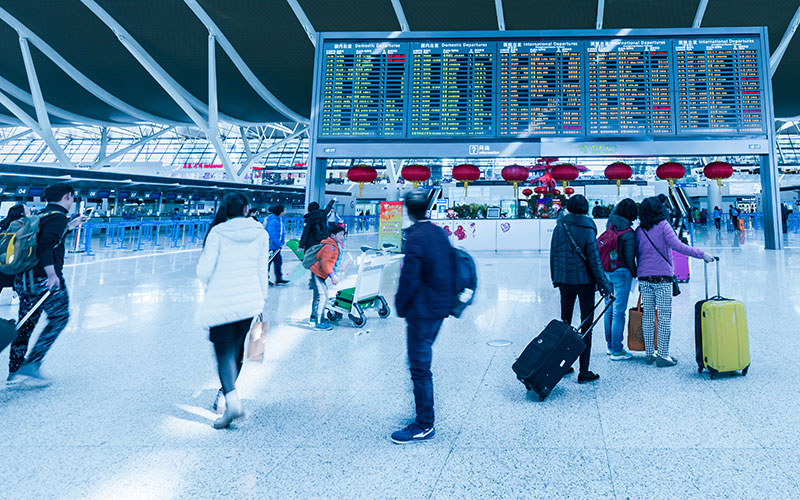 Durante el Año Nuevo chino se producen millones de desplazamientos. Aeropuerto de Shanghai. Foto: 123RF.