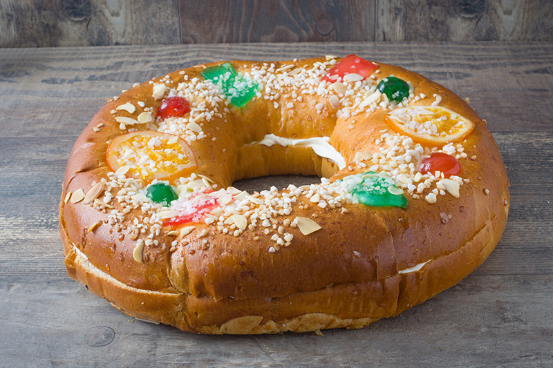 Receta de los jiǎozi (供图). El Roscón de Reyes de España e Iberoamérica tradicionalmente esconde en su interior una sorpresa, como los Jiaozi. FOTO: 123RF.