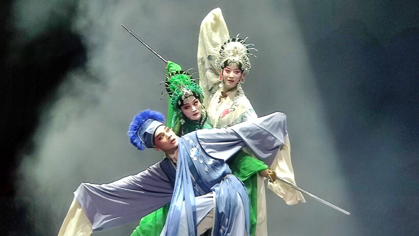 Representación de la Leyenda de la Serpiente Blanca, con la inmortal heroina Bai Shuzen. Foto: wikimedia commons para «Bai Suzhen», dominio público.