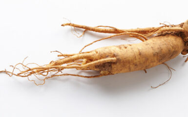Raiz de ginseng chino. Foto: 국립국어원, CC BY-SA 2.0. Wikimedia para «Ginseng».