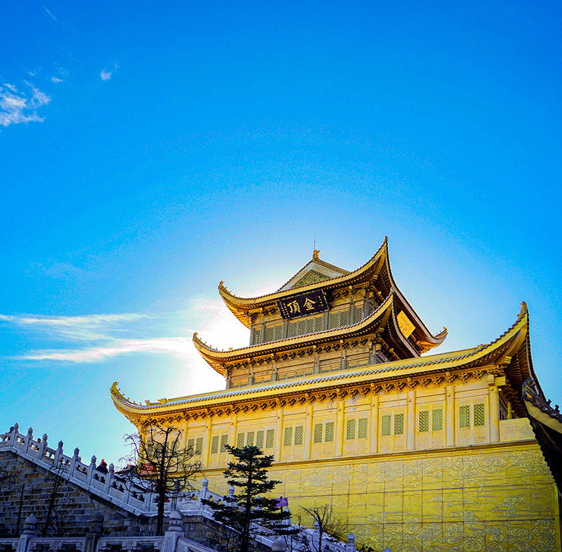 Sichuan: edificio de la Cupula Dorada en el monte Emei. Foto: 123RF.