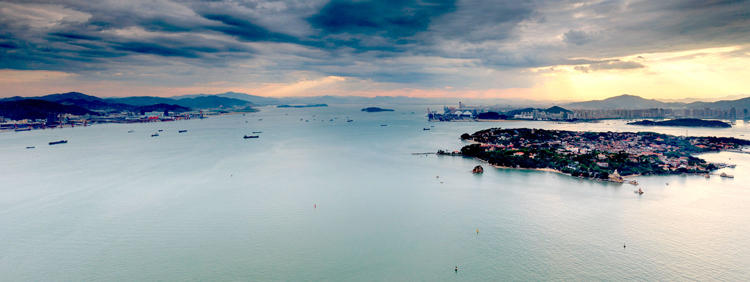 Isla de Gulangyu: vista con la ciudad de Xiamen. Foto: 123RF.