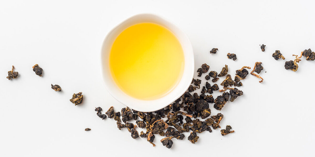 El Tie Guan Yin o Tieguanyin (铁观音; pinyin: tiěguānyīn) es un té oolong chino producido en Anxi (provincia de Fujian). Su sabor está cerca de un té verde, con solo un poco de oxidación. Foto: 123RF.