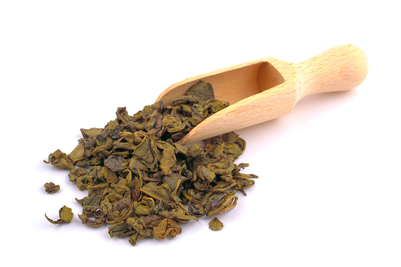 El Tie Guan Yin o Tieguanyin (铁观音; pinyin: tiěguānyīn) es en realidad un té verde tipo Oolong (en la foto), pero su punto de oxidación lo sitúa entre las diez variedades más prestigiosas del té chino. Foto: 123RF.