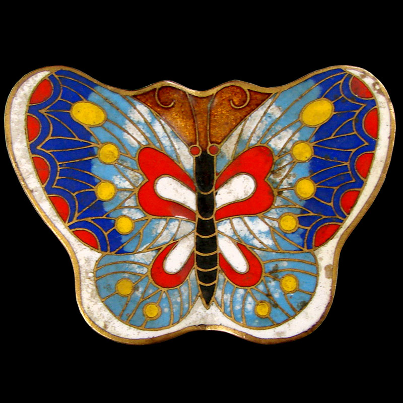 Mariposa creada con la ´tecnica del cloisonné chino. Foto: Vassil. Dominio público. Wikimedia para «Cloisonné_of_China».