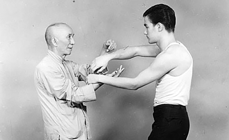 Wing chun: Ip Man y Bruce Lee cuando tenía 18 años. Foto: Wikipedia.
