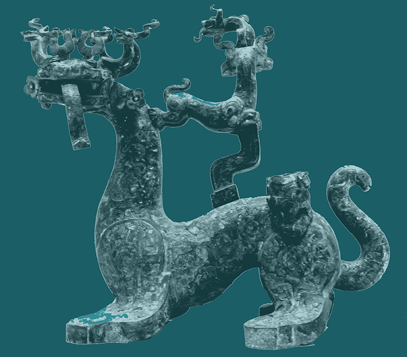 Berstia mitológica llamada «Primavera y otoño». Bronce encontrado en el reino de Chu, donde fue ministro Qu Yuan. Wikimedia commons, dominio público.