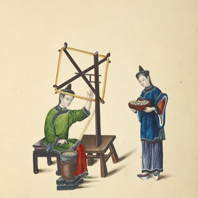 Una vez hervidos, los hilos de seda se extraían de los capullos. Mujeres colocando hilo de seda en husos para hacer madejas. Acuarela de 1800. Architecture Collection, New York Public Library Archives, Dominio Público.