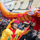 Celebración del año nuevo chino en una calle del barrio latino de París. Foto: 123RF.