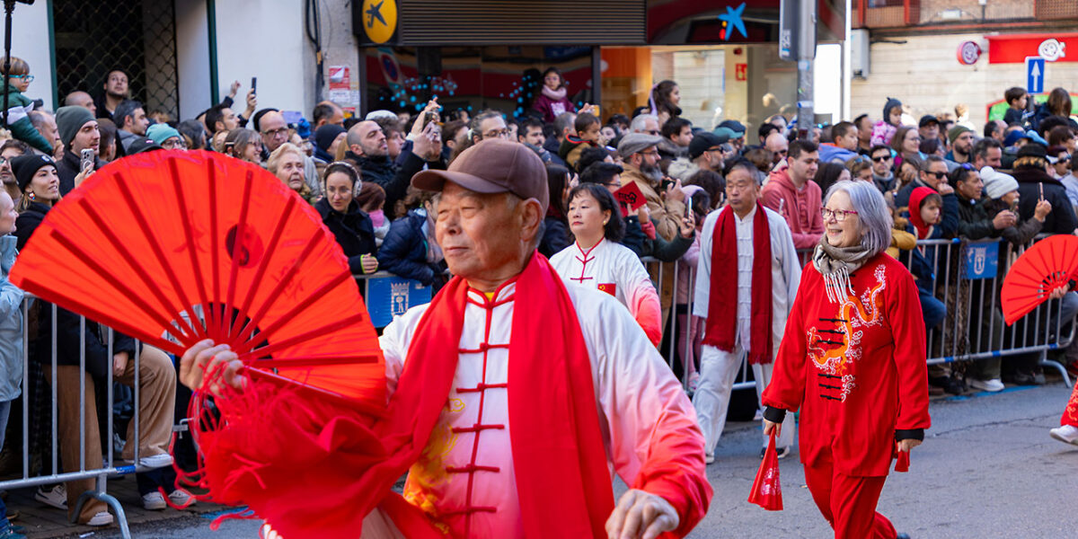 Cabalgata de celebración del Año Nuevo Chino 2025 en la calle Marcelo Usera, esquina con la calle de la Pilarica, de Madrid. Foto: 123RF