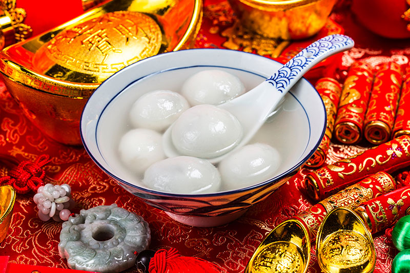 Las bolas de arroz tang yuan son un plato fundamental durante el Festival de las Linternas. Foto: 123RF.