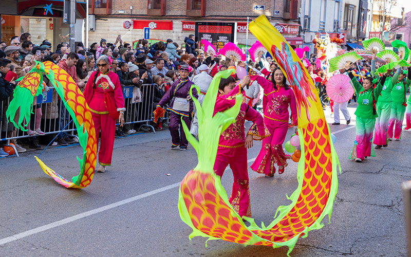 Cabalgata de celebración del Año Nuevo Chino 2025 en la calle Marcelo Usera, esquina con la calle de la Pilarica, de Madrid. Foto: 123RF